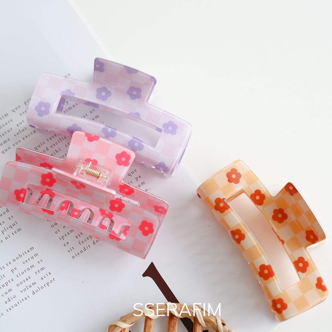daisy-claw-clip-colorful-pink-purple-ssserafim