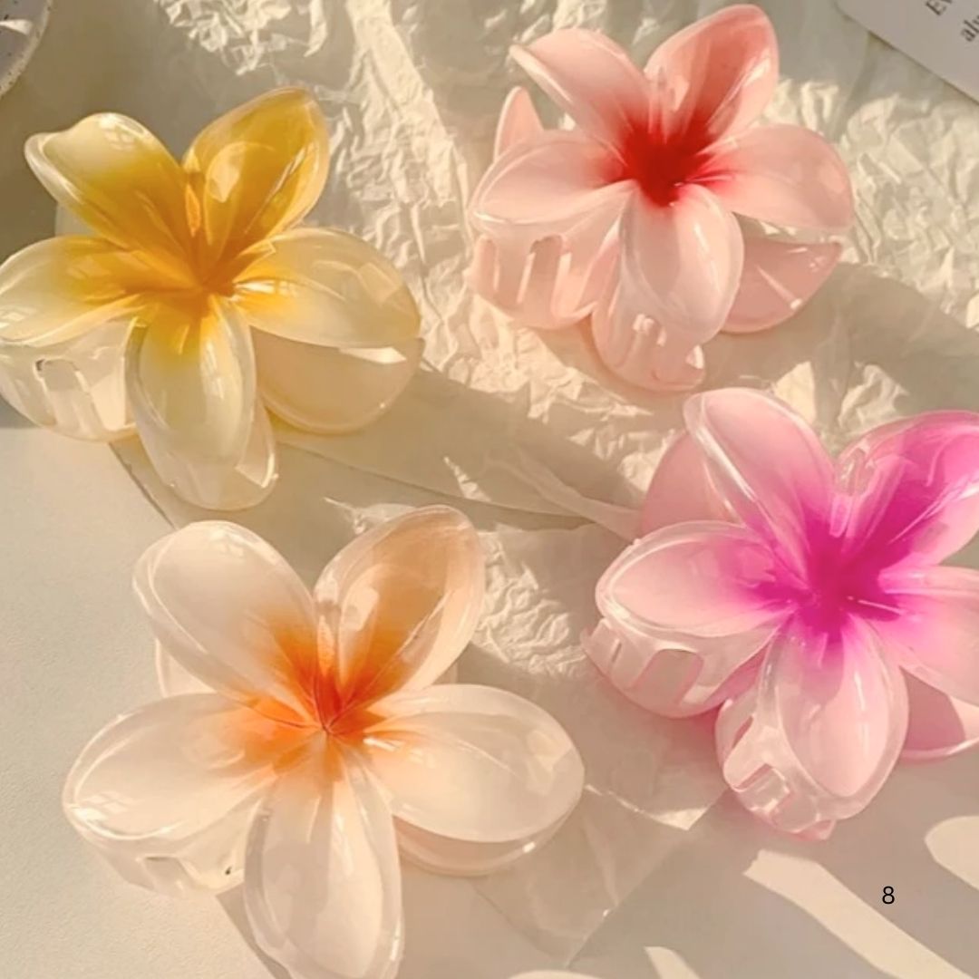 flora-hair-claw-clip-yellow-red-sserafim