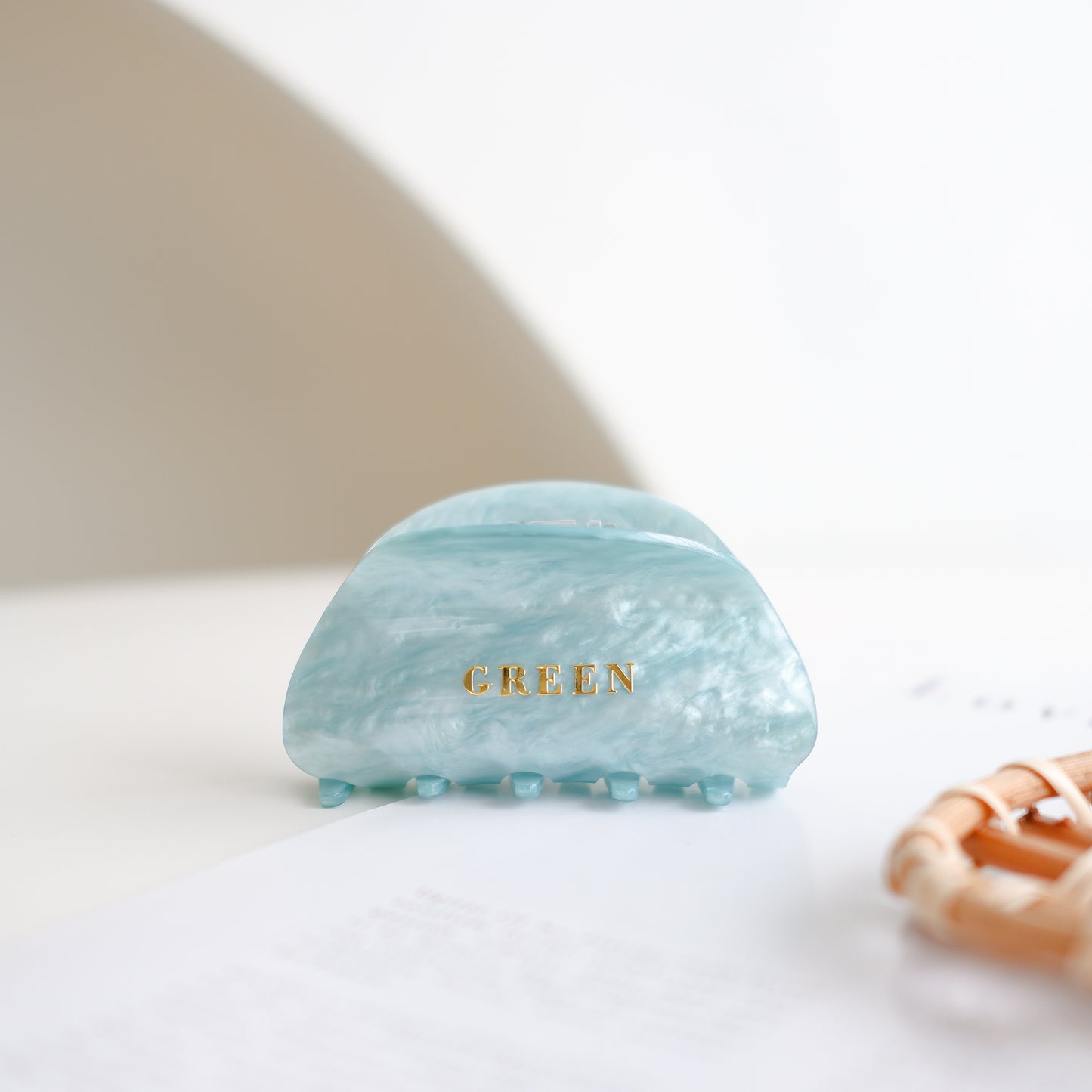 shelly custom hair clips green color by sserafim