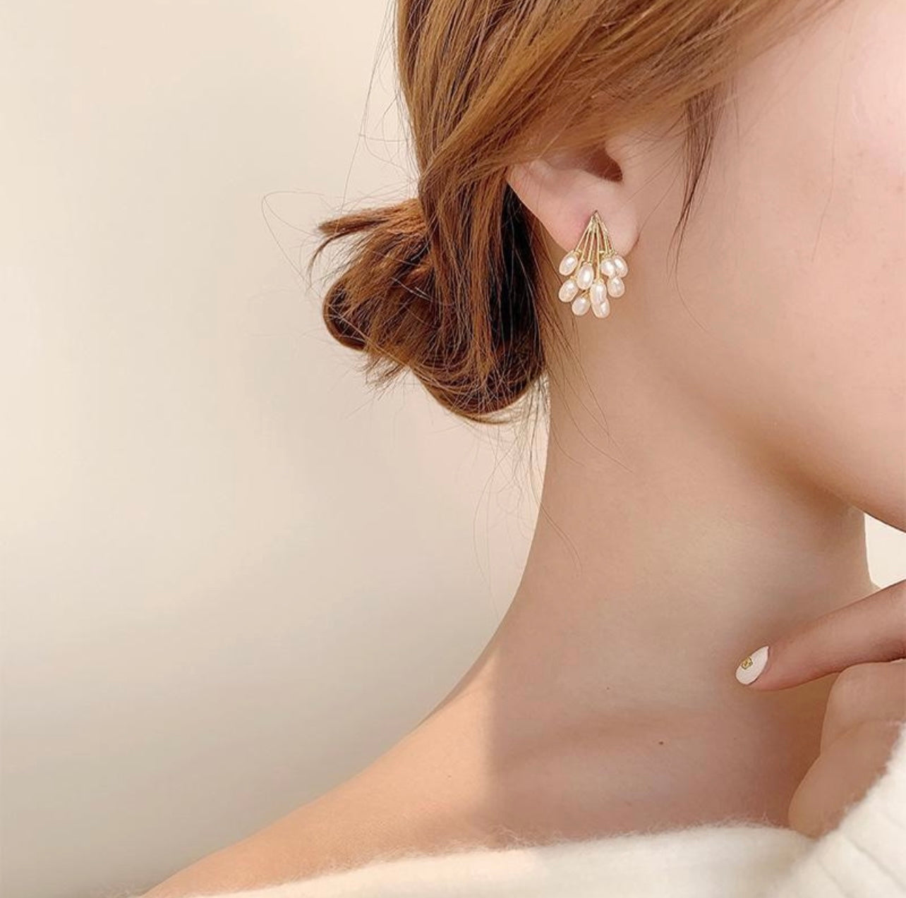 Pearl Fairy Drop Earrings pearl model -front by sserafim