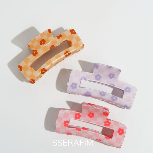 daisy-claw-clip-colorful-sserafim